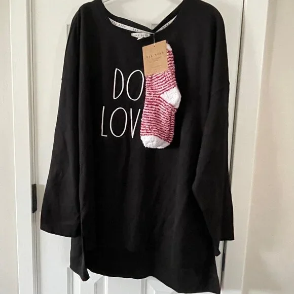 Rae Dunn Black Plus Size Dog Lover Sweatshirt with Socks New with Tags Size 2X - Picture 9 of 11